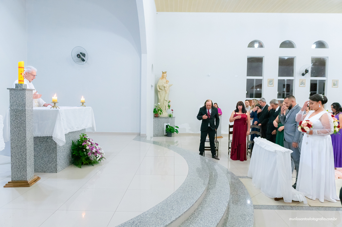 Andressa e Edson Murilo Santos Fotografia Castro Campos Gerais Paraná Ensaio Interno Noivos Casamento Cerimonia wedding Igreja Nossa Senhora de Sion Alegria Sorriso Noiva Noivo Casal