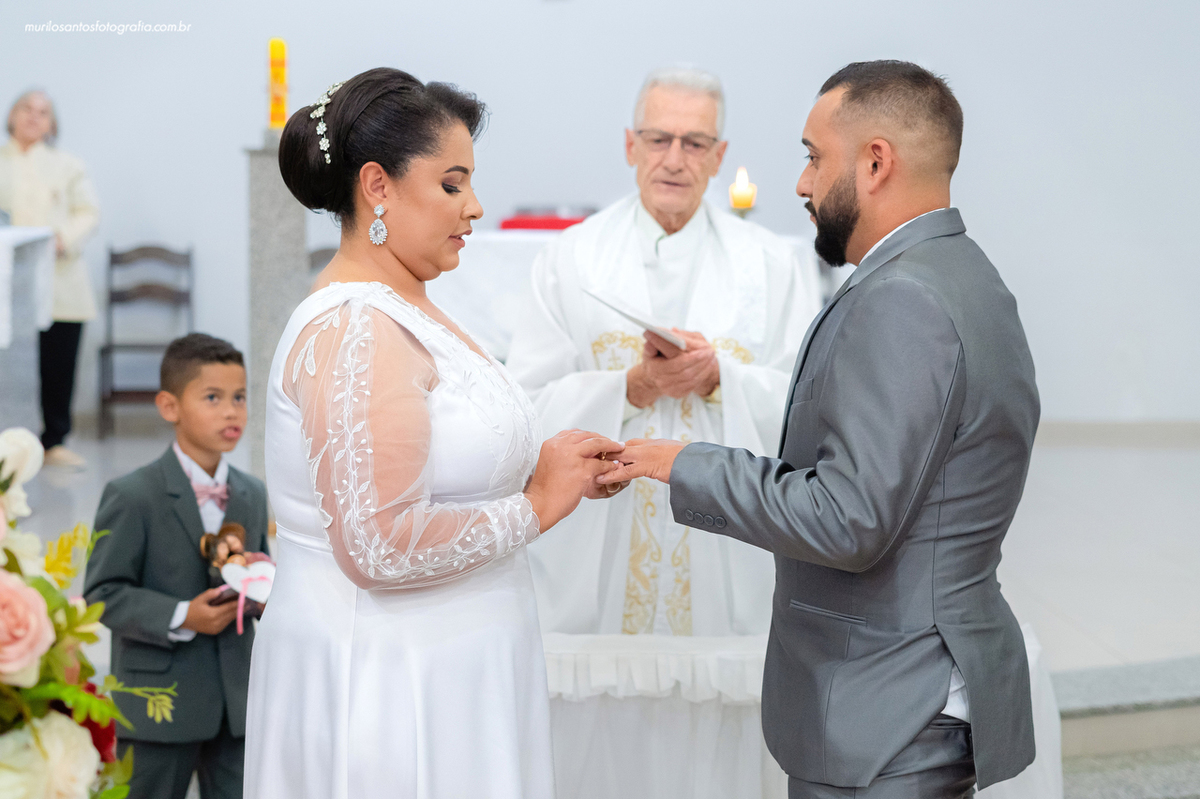 Andressa e Edson Murilo Santos Fotografia Castro Campos Gerais Paraná Ensaio Interno Noivos Casamento Cerimonia wedding Igreja Nossa Senhora de Sion Alegria Sorriso Noiva Noivo Casal