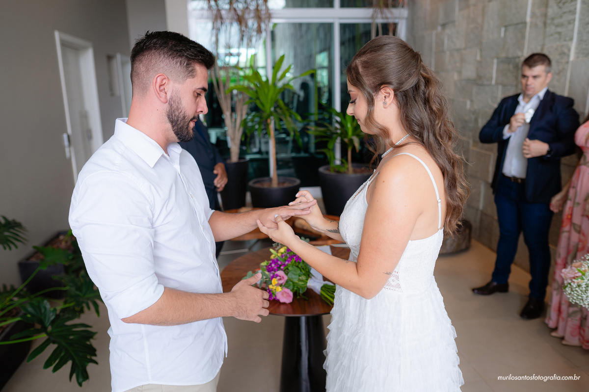 Thamyris e Gabriel Murilo Santos Fotografia Castro Campos Gerais Paraná Noivos Casamento Cerimonia Indoor Edificio Lake apartamento wedding Ensaio Externo Ensaio Casal Noivos Casamento Noiva Noivo Casal