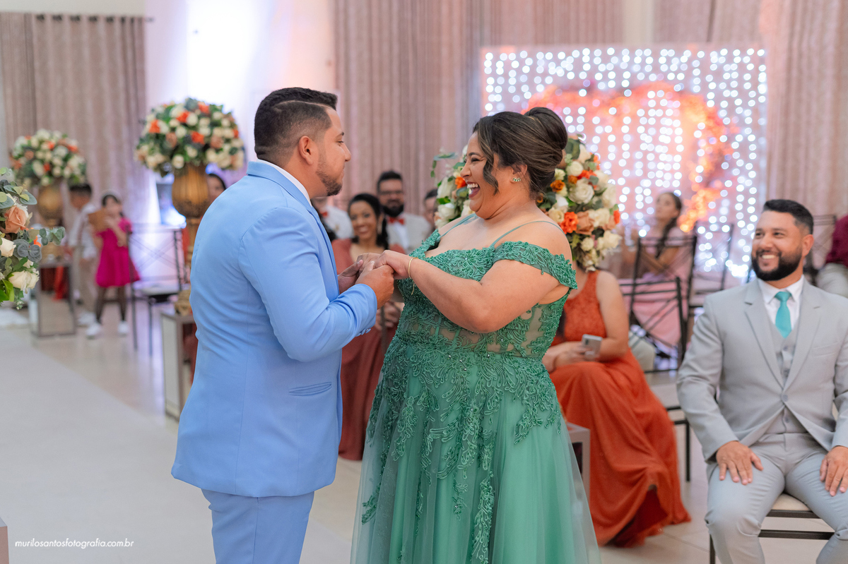 Emanuelly e Nathan Murilo Santos Fotografia Ponta Grossa Campos Gerais Paraná Noivos Casamento Cerimonia wedding Ensaio Externo Ensaio Casal Noivos Casamento Noiva Noivo Casal Fusca