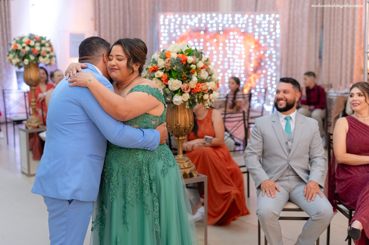 Emanuelly e Nathan Murilo Santos Fotografia Ponta Grossa Campos Gerais Paraná Noivos Casamento Cerimonia wedding Ensaio Externo Ensaio Casal Noivos Casamento Noiva Noivo Casal Fusca