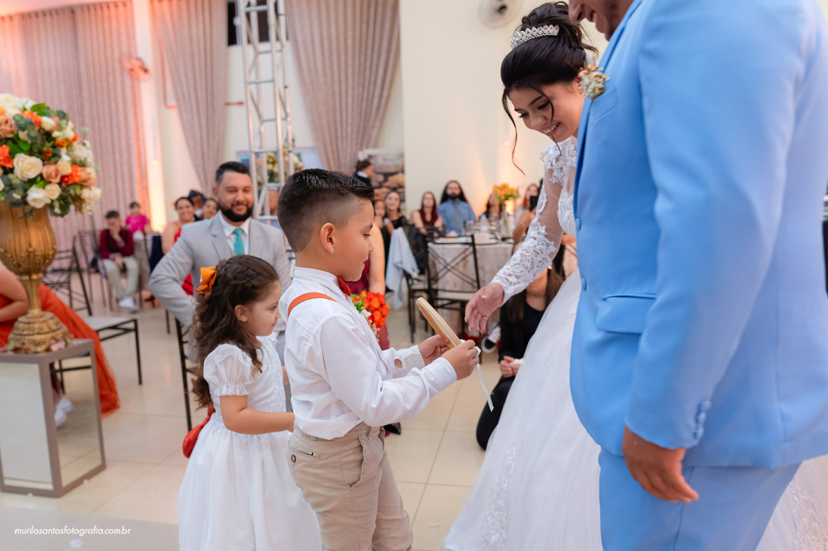 Emanuelly e Nathan Murilo Santos Fotografia Ponta Grossa Campos Gerais Paraná Noivos Casamento Cerimonia wedding Ensaio Externo Ensaio Casal Noivos Casamento Noiva Noivo Casal Fusca