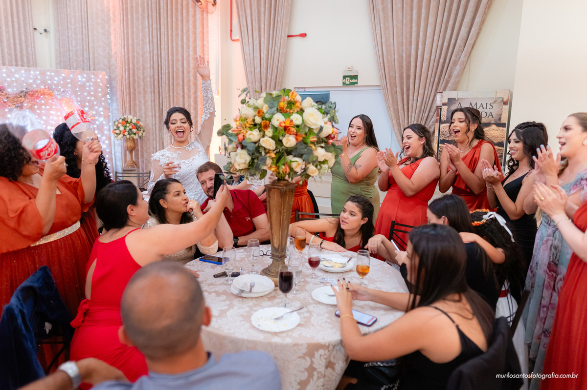 Emanuelly e Nathan Murilo Santos Fotografia Ponta Grossa Campos Gerais Paraná Noivos Casamento Cerimonia wedding Ensaio Externo Ensaio Casal Noivos Casamento Noiva Noivo Casal Fusca