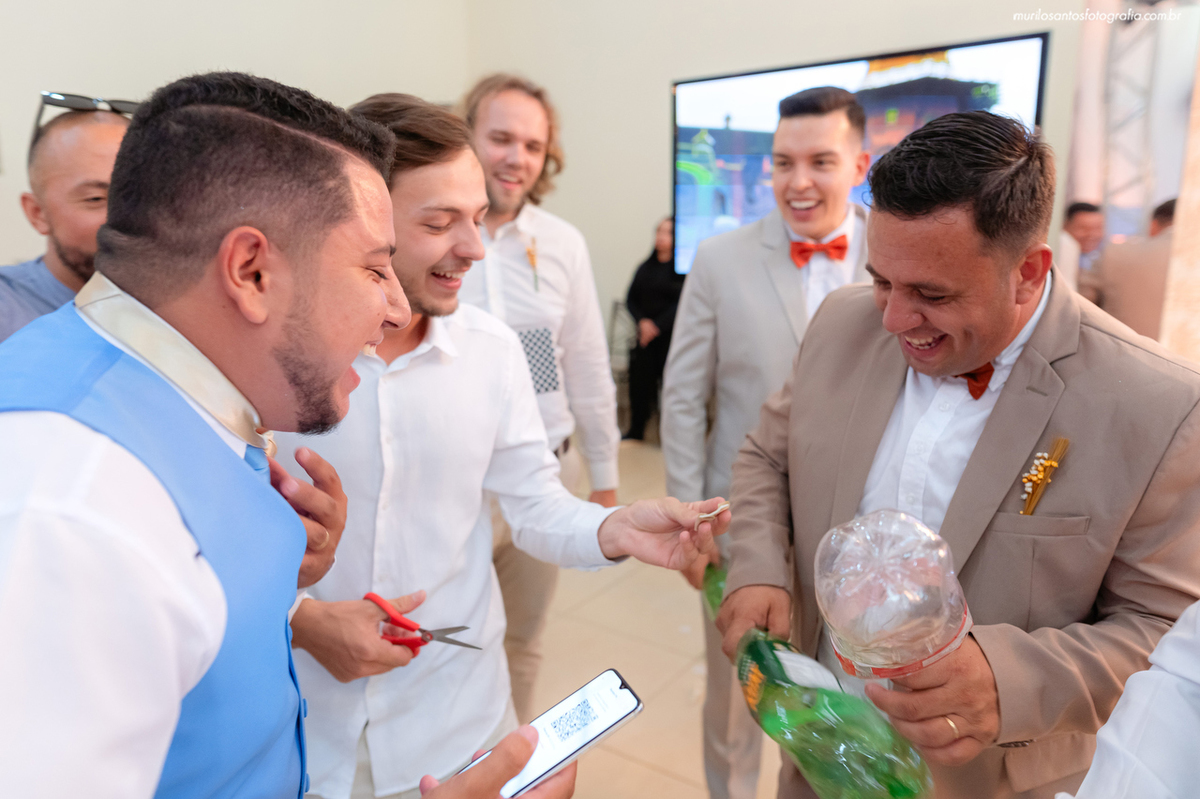 Emanuelly e Nathan Murilo Santos Fotografia Ponta Grossa Campos Gerais Paraná Noivos Casamento Cerimonia wedding Ensaio Externo Ensaio Casal Noivos Casamento Noiva Noivo Casal Fusca