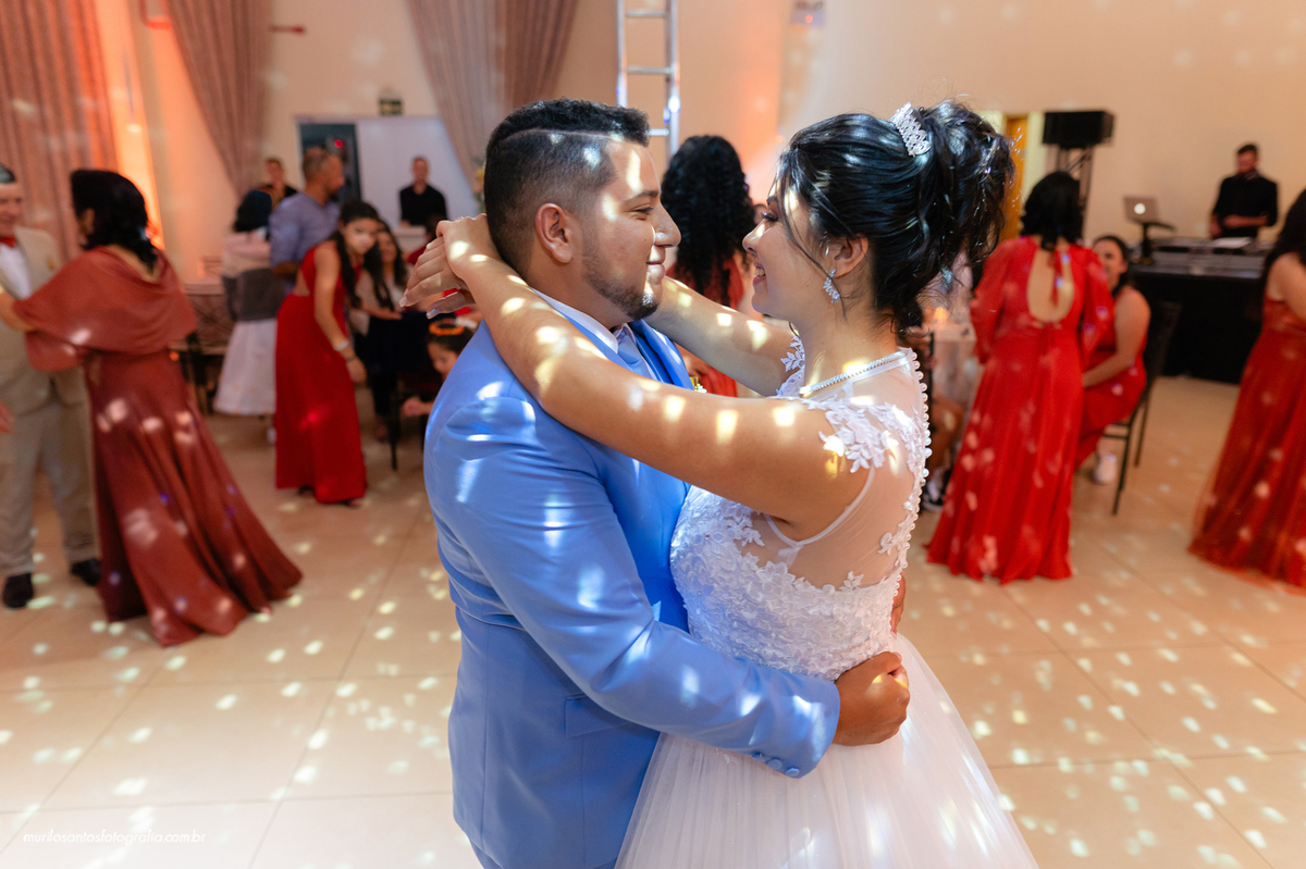Emanuelly e Nathan Murilo Santos Fotografia Ponta Grossa Campos Gerais Paraná Noivos Casamento Cerimonia wedding Ensaio Externo Ensaio Casal Noivos Casamento Noiva Noivo Casal Fusca