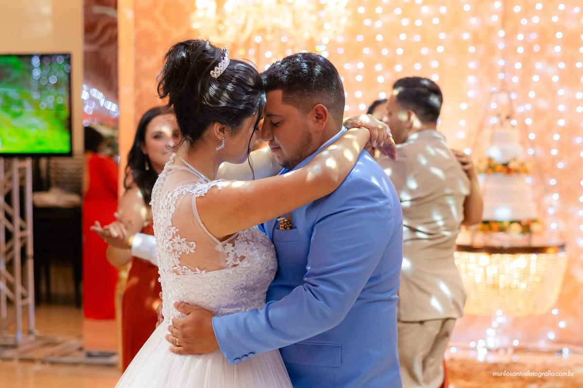 Emanuelly e Nathan Murilo Santos Fotografia Ponta Grossa Campos Gerais Paraná Noivos Casamento Cerimonia wedding Ensaio Externo Ensaio Casal Noivos Casamento Noiva Noivo Casal Fusca
