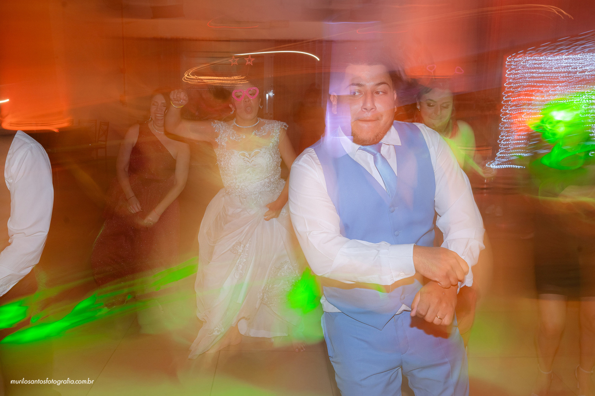 Emanuelly e Nathan Murilo Santos Fotografia Ponta Grossa Campos Gerais Paraná Noivos Casamento Cerimonia wedding Ensaio Externo Ensaio Casal Noivos Casamento Noiva Noivo Casal Fusca