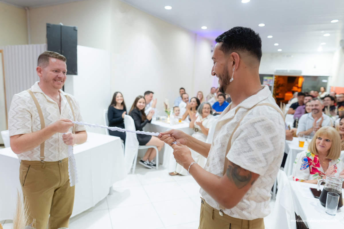 Cadu e Fernando Murilo Santos Fotografia Castro Campos Gerais Paraná Noivos Casamento Cerimonia wedding Restaurante Tradição Ensaio Casal Noivos Casamento Noivo Casal