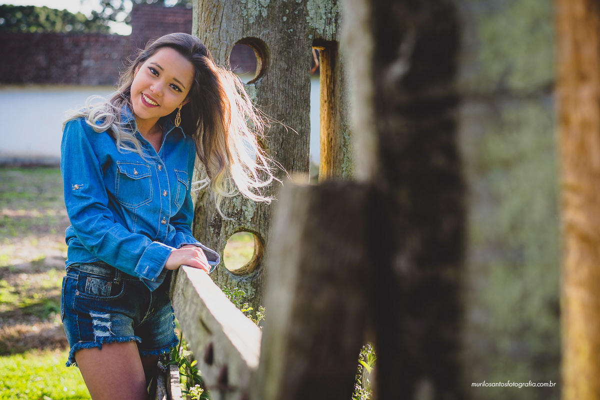 Murilo Santos Fotografia Ensaio Sessão Externa Ao Ar Livre 15 Anos Campos Gerais Castro Castrolanda Fazenda Capao Alto Alegria Nikon D600 28mm 50mm 85mm Casarão Moça Sorrindo