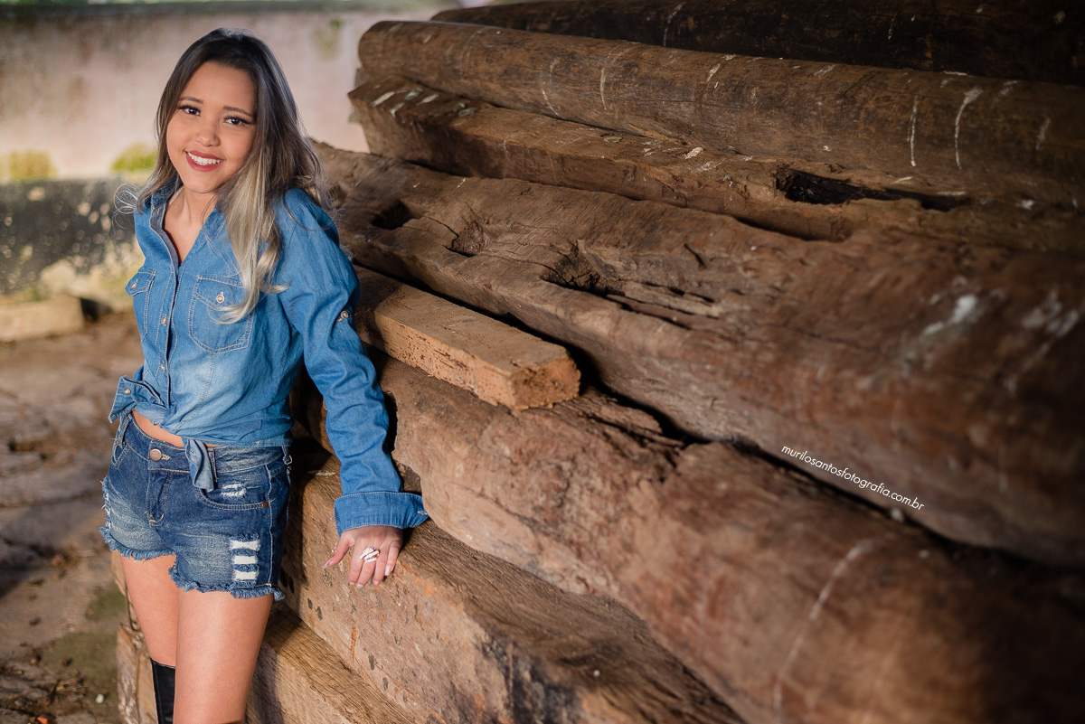 Murilo Santos Fotografia Ensaio Sessão Externa Ao Ar Livre 15 Anos Campos Gerais Castro Castrolanda Fazenda Capao Alto Alegria Nikon D600 28mm 50mm 85mm Casarão Moça Sorrindo