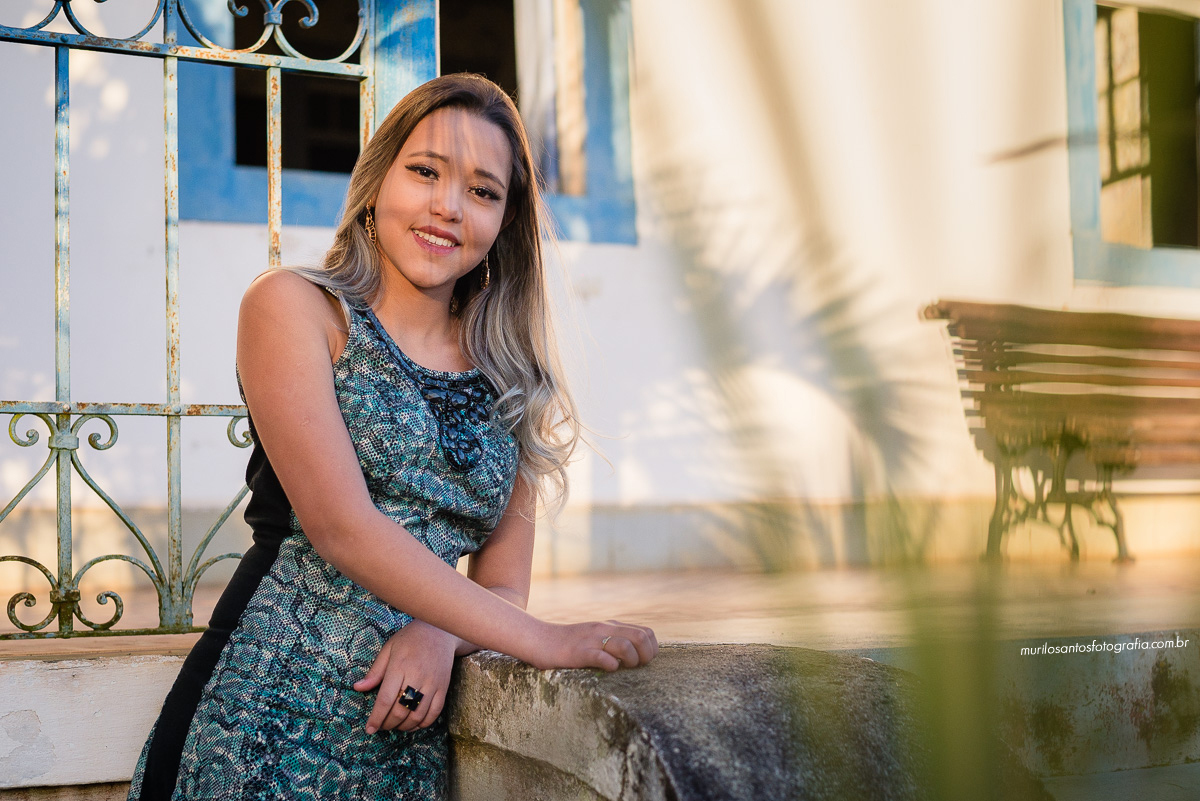 Murilo Santos Fotografia Ensaio Sessão Externa Ao Ar Livre 15 Anos Campos Gerais Castro Castrolanda Fazenda Capao Alto Alegria Nikon D600 28mm 50mm 85mm Casarão Moça Sorrindo