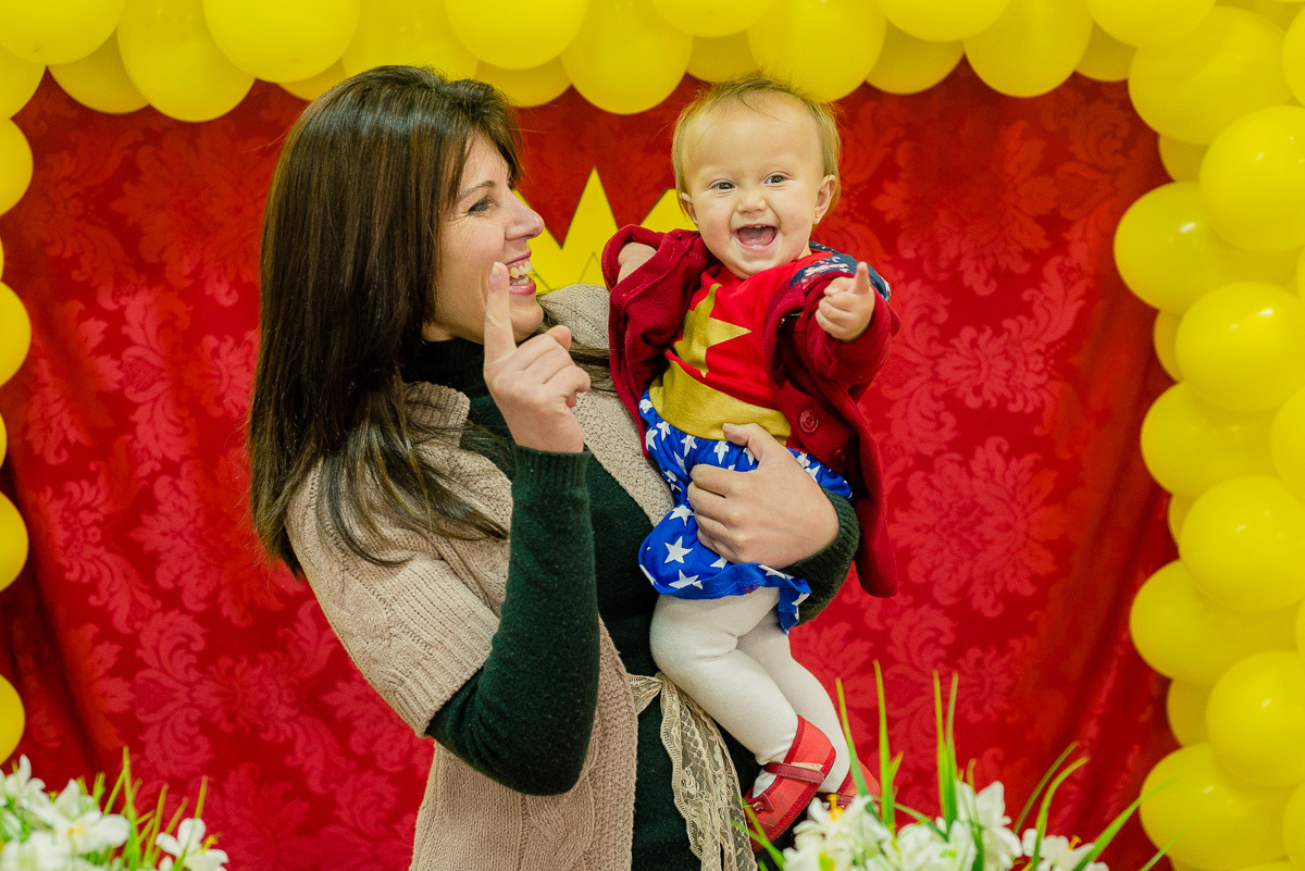 Murilo Santos Fotografia 1 Aninho Infantil Evento Campos Gerais Castro ABB Alegria Festa Nikon D600 28mm 50mm 85mm Sorrindo Laço Decoração Vermelho Branco Azul Amarelo Bolo Mulher Maravilha