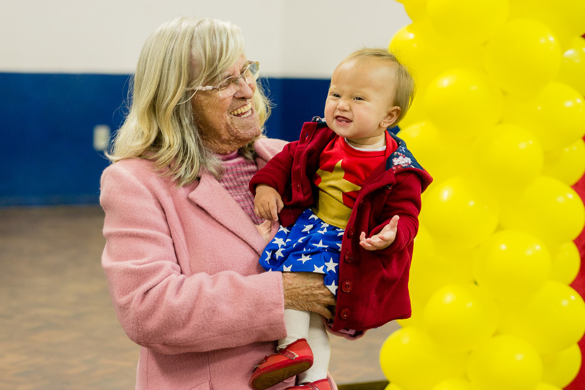 Murilo Santos Fotografia 1 Aninho Infantil Evento Campos Gerais Castro ABB Alegria Festa Nikon D600 28mm 50mm 85mm Sorrindo Laço Decoração Vermelho Branco Azul Amarelo Bolo Mulher Maravilha