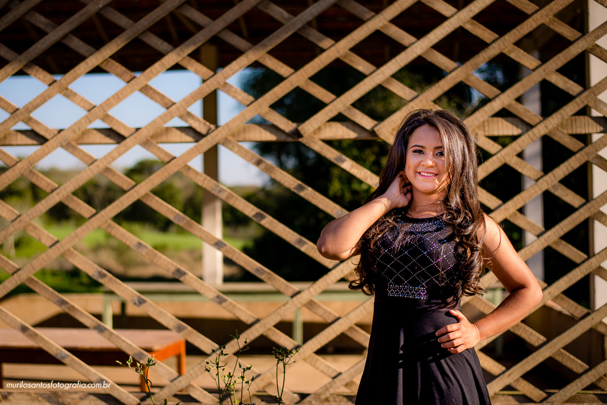 Jenifer 15 Anos Murilo Santos Fotografia Ensaio Sessão Externa Ao Ar Livre 15 Anos Instituto Cristão Castro Campos Gerais Tibagi Alegria Família Sorriso Bota Xadrez Flores Campo Nikon 