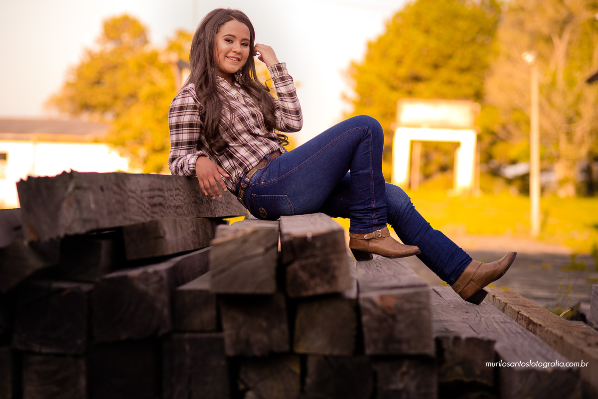 Jenifer 15 Anos Murilo Santos Fotografia Ensaio Sessão Externa Ao Ar Livre 15 Anos Instituto Cristão Castro Campos Gerais Tibagi Alegria Família Sorriso Bota Xadrez Flores Campo Nikon 