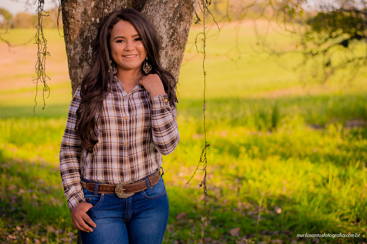 Jenifer 15 Anos Murilo Santos Fotografia Ensaio Sessão Externa Ao Ar Livre 15 Anos Instituto Cristão Castro Campos Gerais Tibagi Alegria Família Sorriso Bota Xadrez Flores Campo Nikon 