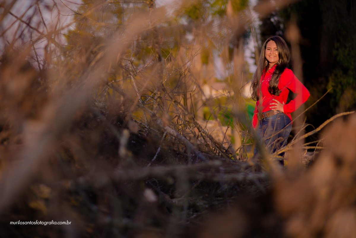 Jenifer 15 Anos Murilo Santos Fotografia Ensaio Sessão Externa Ao Ar Livre 15 Anos Instituto Cristão Castro Campos Gerais Tibagi Alegria Família Sorriso Bota Xadrez Flores Campo Nikon 