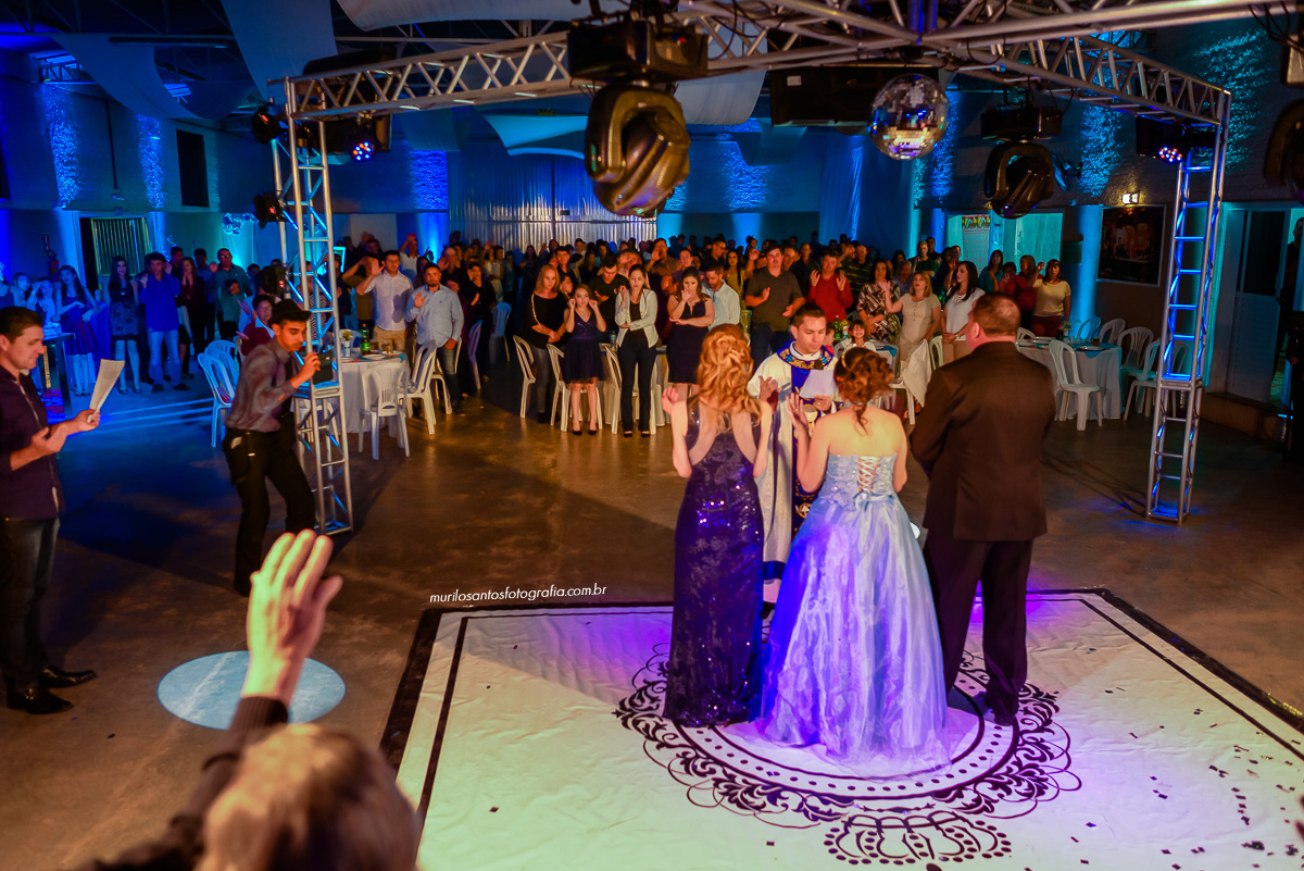 Thayná 15 Anos Murilo Santos Fotografia Festa Debutante Making Of Salão do Pipoca Castro Campos Gerais Paraná Balada Valsa Família Alegria Sorriso Espontaneo Nikon