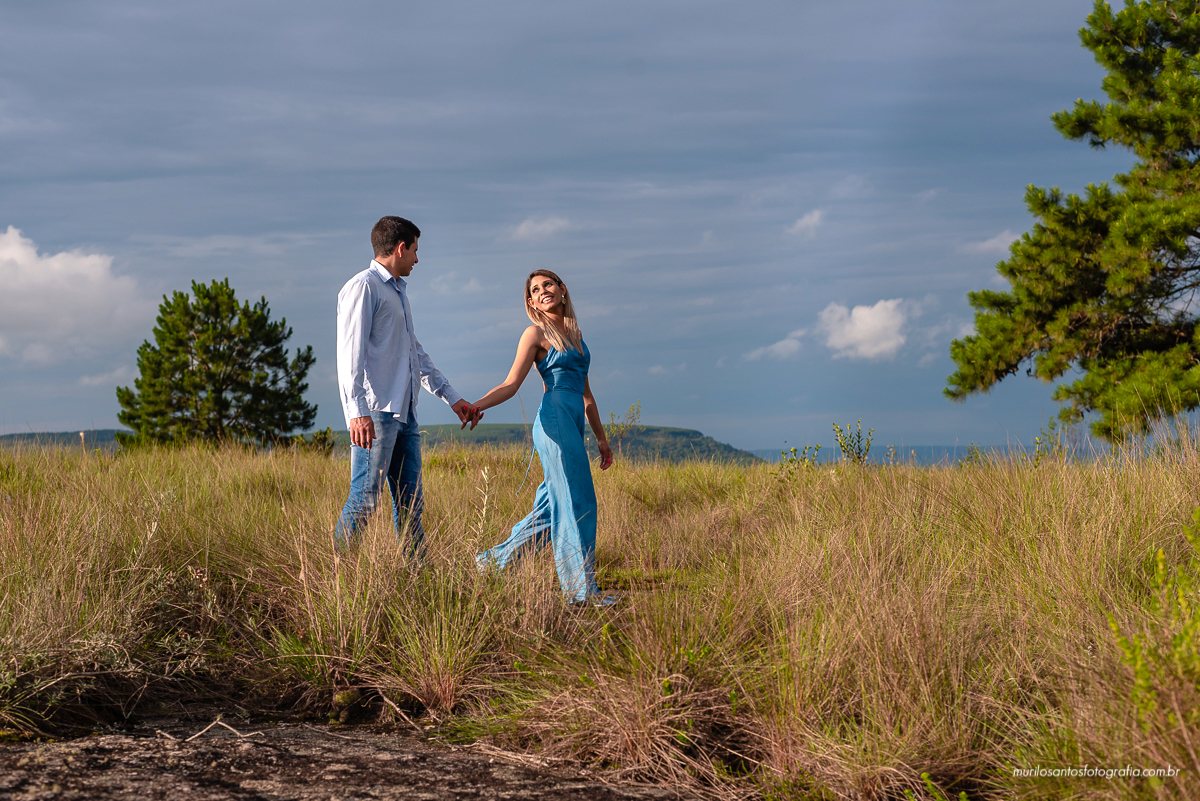 Murilo Santos Fotografia Thaise & Junior Ensaio Externo Ensaio Casal Pré Wedding Noivos noivo noiva casal Castro Tibagi Alegria Espontaneo Noivos Pata Castro Morro da Pata Pedras