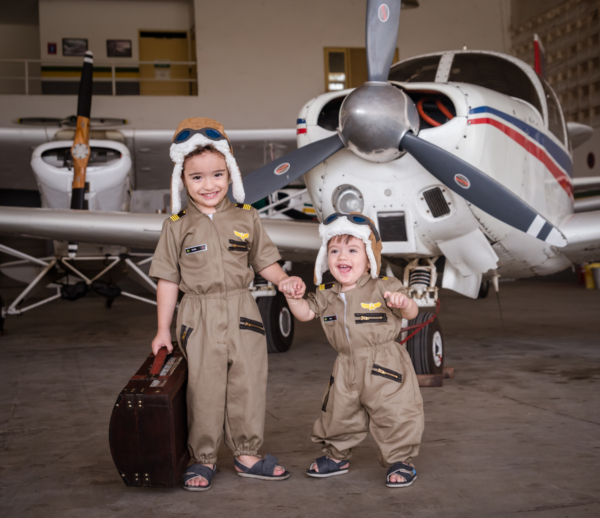 FOTO IRMAOS NO AEROPORTO