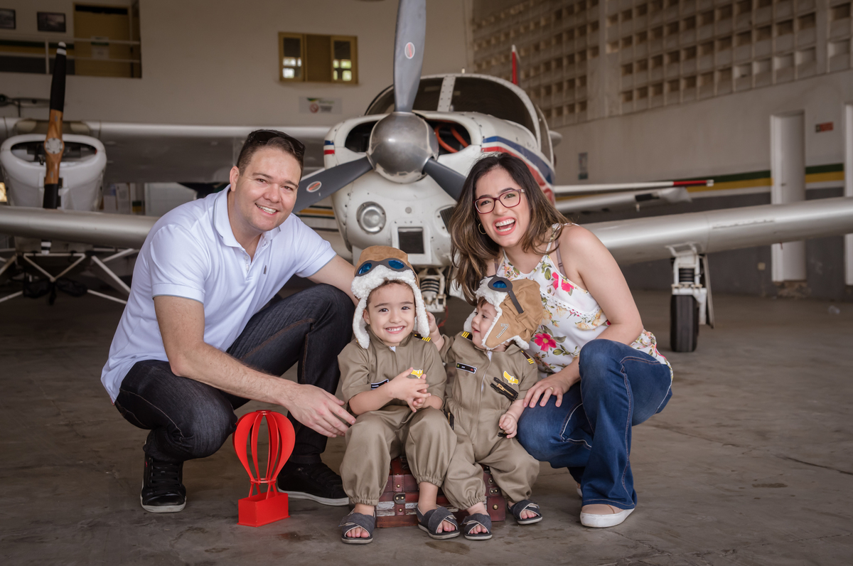 FAMILIA NO ENSAIO TEMA UM ANO VOOU