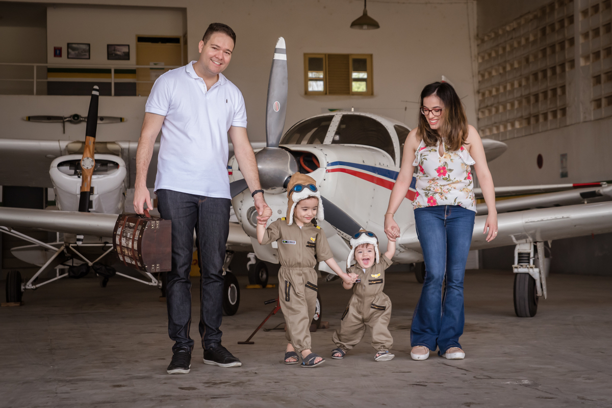 UM ANO VOOU TEMA DE ENSAIO