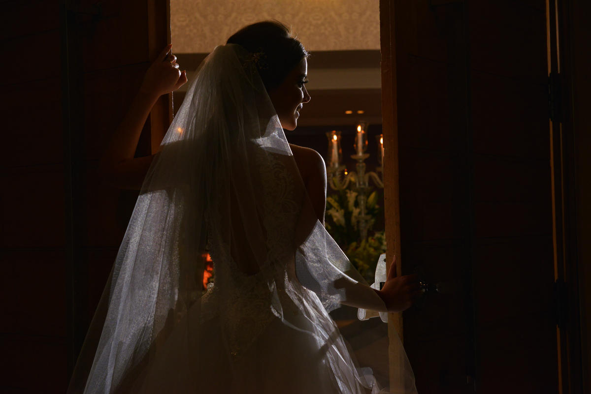 fotografia da noiva após a cerimonia realizada no Buffet Espaço Grenah.