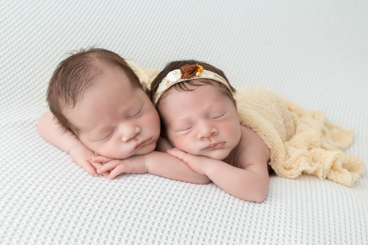 newborn gêmeos, newborn são paulo, fotógrafa de família, ensaio newborn, fotógrafa de bebês