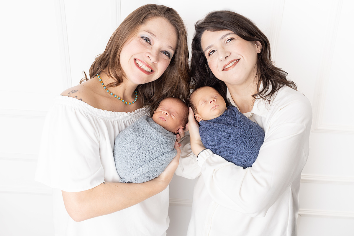 ensaio newborn; adri silva fotografia; newborn gêmeos; newborn twins; fotógrafa de família; fotógrafa zona sul; newborn; estúdio fotográfico; ensaio de família