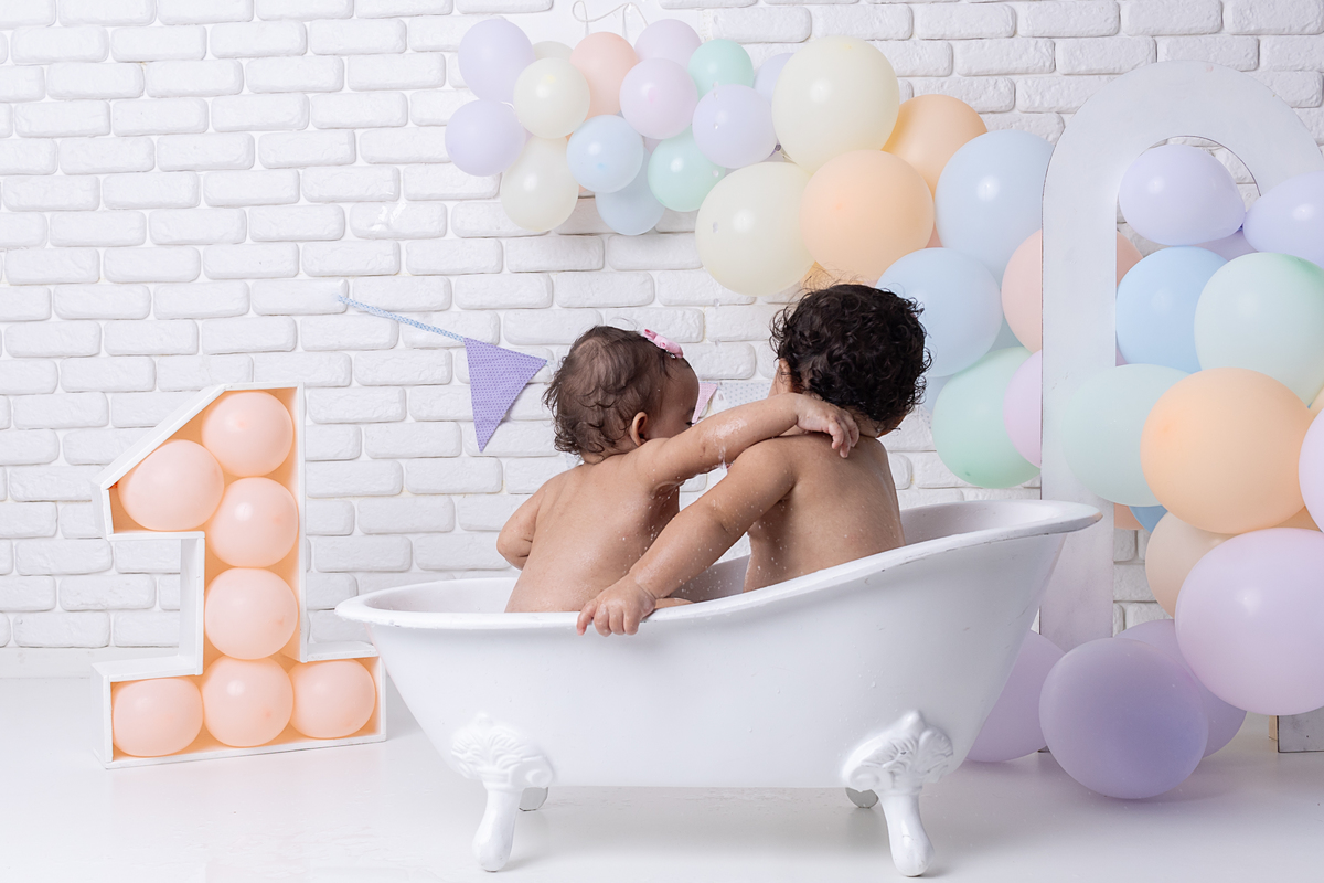 smash the cake; adri silva fotografia; maternidade; foto de família; smash the cake de gemêas; condomínio novAmerica; fotografa na zona sul de são paulo 