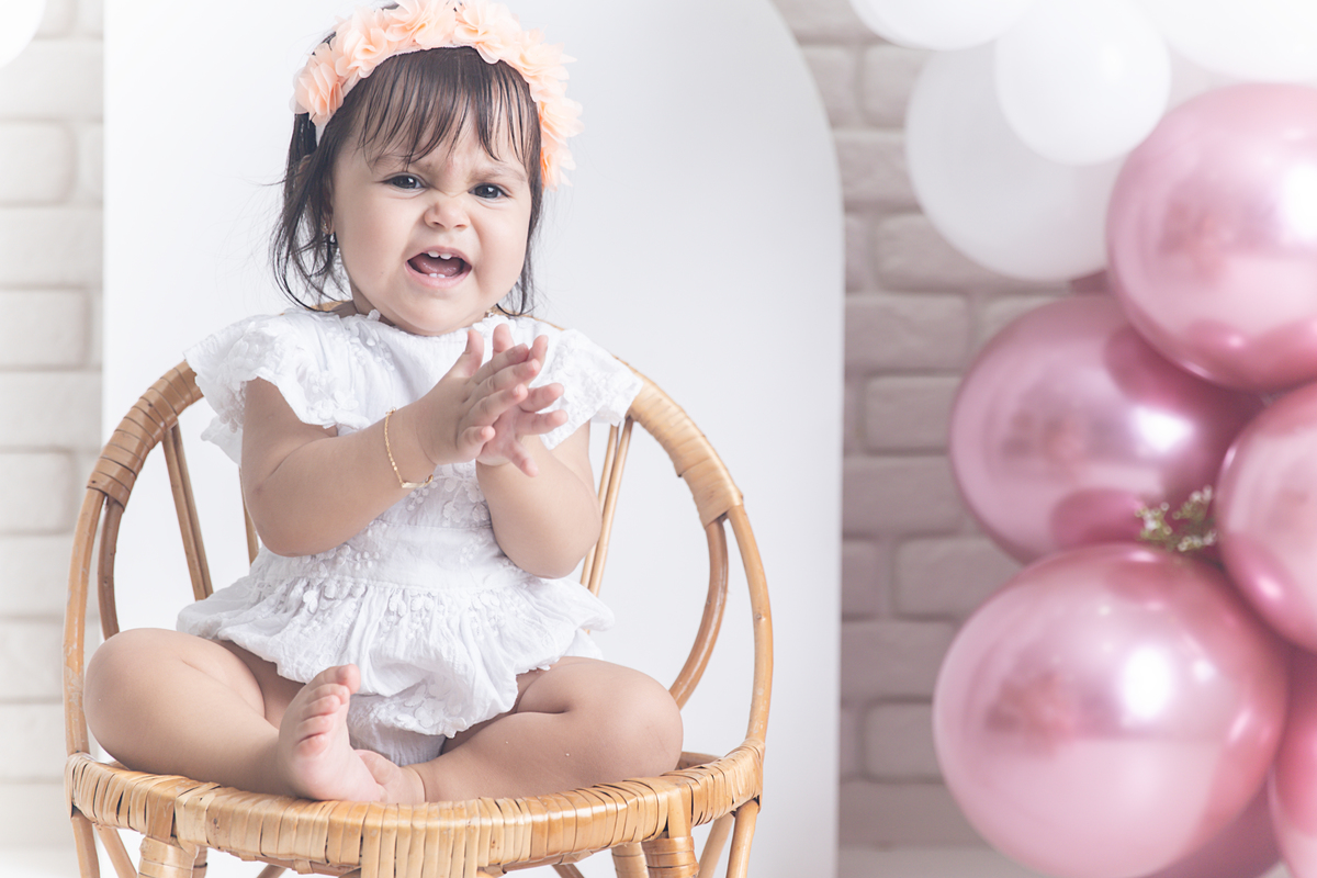 Smash the cake; foto infantil; adri silva fotografia; condomínio novAmerica; fotografa na zona sul de São Paulo; bairro Santo Amaro; smash the fruit; aniversário 01 ano