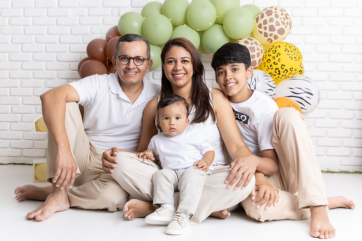 Ensaio smash the cake; adri silva fotografia; comemoração 1 ano; fotografa na zona sul de são paulo; fotografa em santo amaro