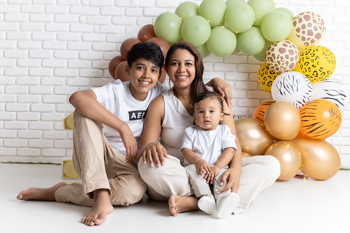 Ensaio smash the cake; adri silva fotografia; comemoração 1 ano; fotografa na zona sul de são paulo; fotografa em santo amaro