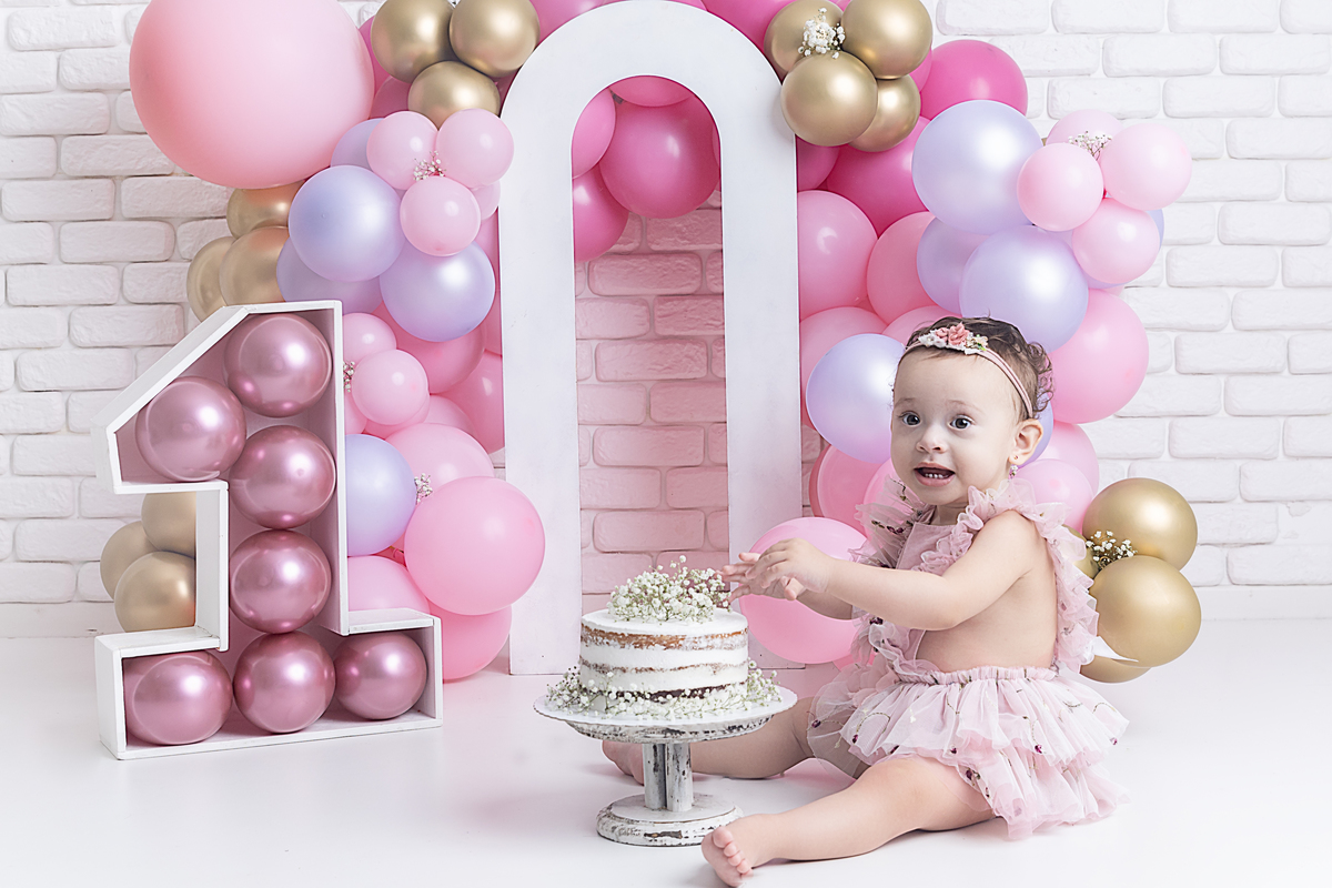 Ensaio smash the cake; aniversário de 1 ano; fotografia de família; smash the fruit; condomínio novAmerica; fotografa na zona sul de são paulo