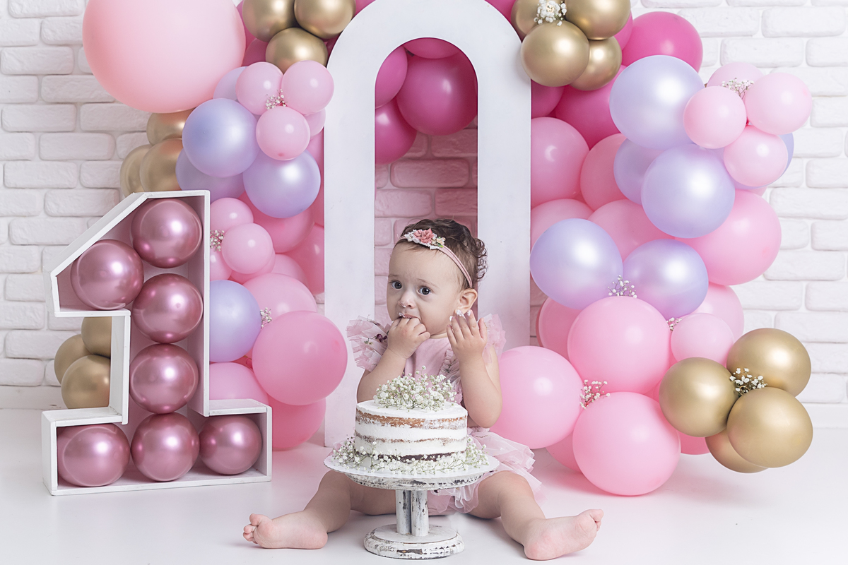 Ensaio smash the cake; aniversário de 1 ano; fotografia de família; smash the fruit; condomínio novAmerica; fotografa na zona sul de são paulo