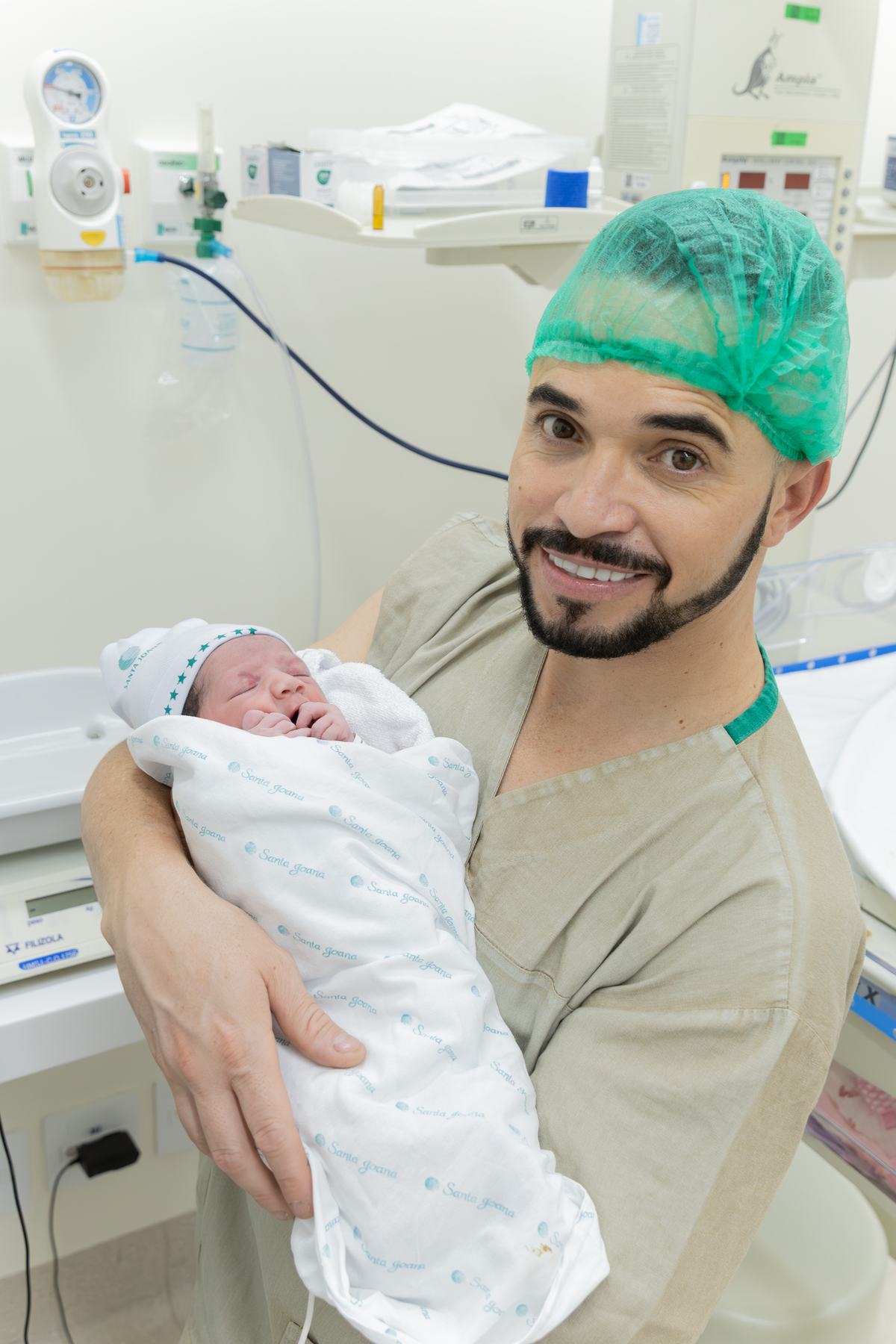 foto de parto; maternidade santa joana; adri silva fotografia; condomínio novamerica; fotografa na zona sul de são paulo;foto de família; registro de nascimento; recem nascido