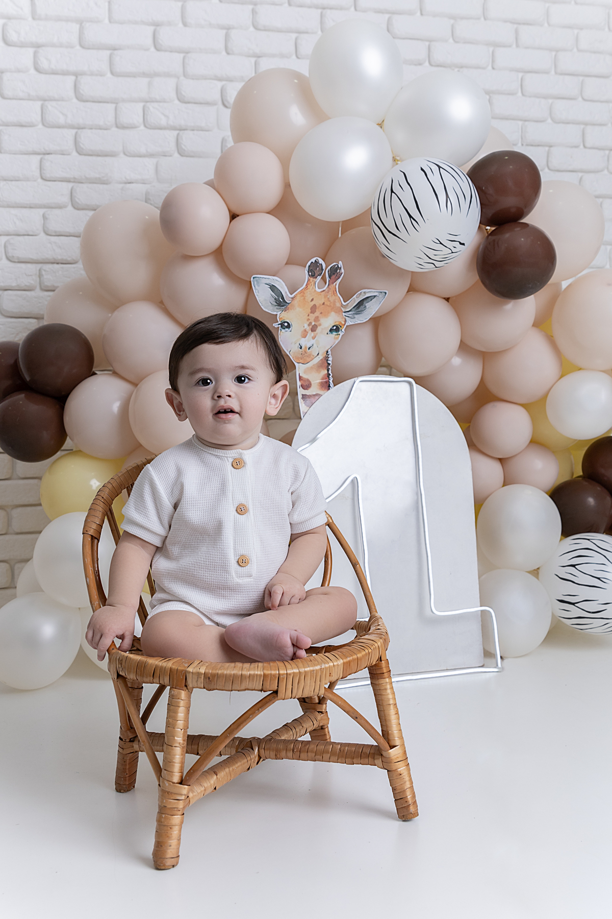 Smash the cake; Adri Silva Fotografia; foto de família; condomínio NovAmerica; fotografa na zona sul de São Paulo; aniversário de 01 ano