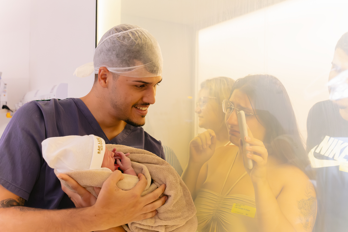 Registro de parto; fotografia de parto; Adri Silva Fotografia; Foto de recem nascido; Maternidade; maternidade Star; São Luiz Star