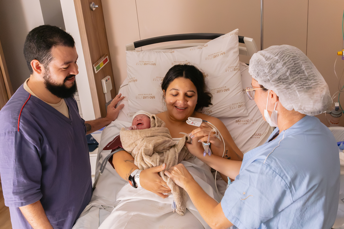 Fotografia de parto; maternidade são Luiz Star; foto de recem nascido; fotografa na zona sul de São Paulo