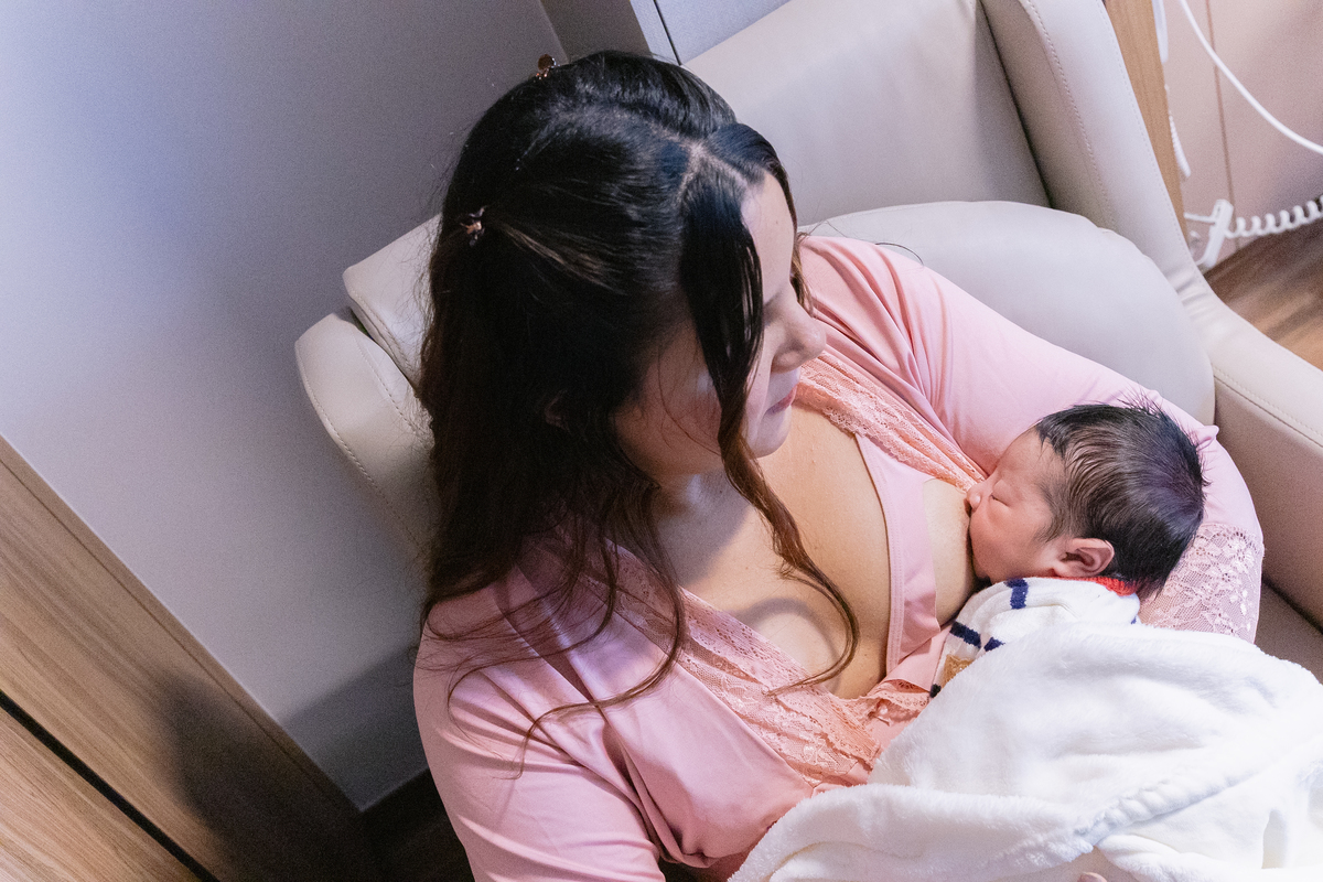 Fotografia de parto; maternidade são Luiz Star; foto de recem nascido; fotografa na zona sul de São Paulo
