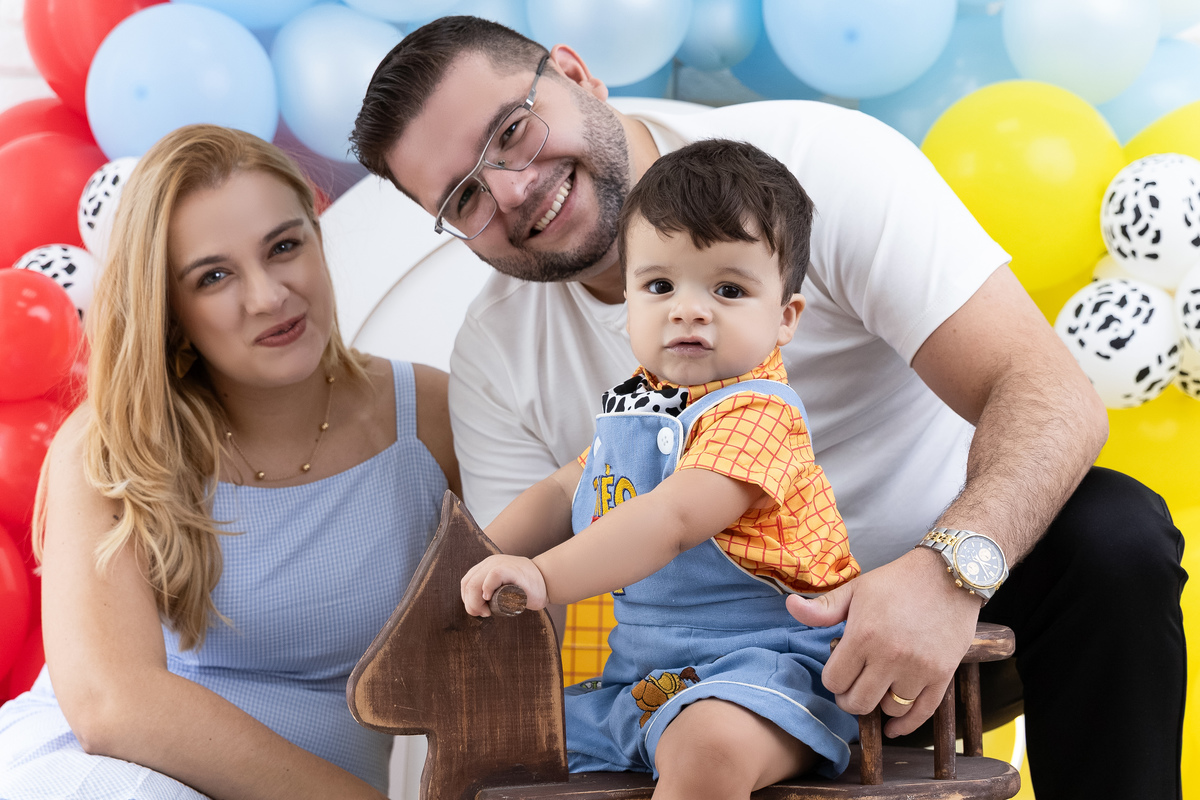 Smash the cake; Adri Silva Fotografia; condomínio novamerica; fotografa na zona sul de são paulo; ensaio de aniversário de 01 ano