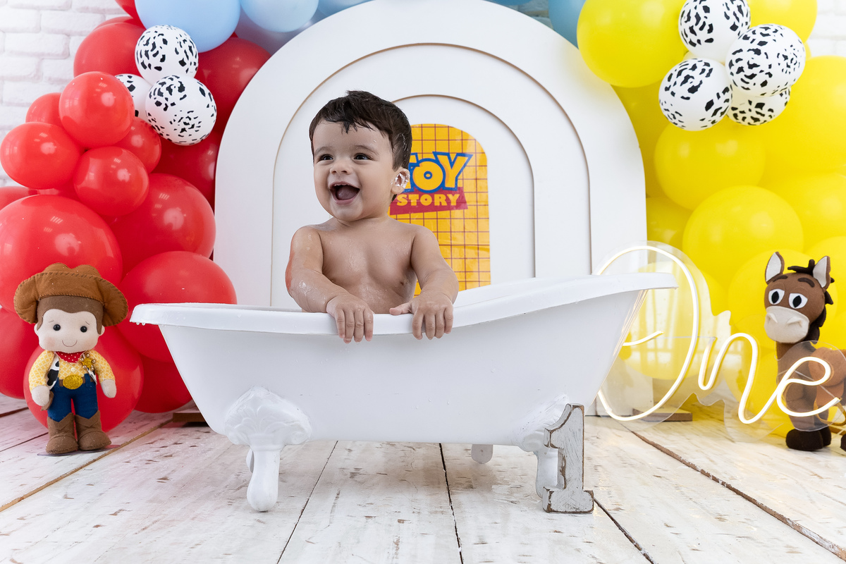 Smash the cake; Adri Silva Fotografia; condomínio novamerica; fotografa na zona sul de são paulo; ensaio de aniversário de 01 ano