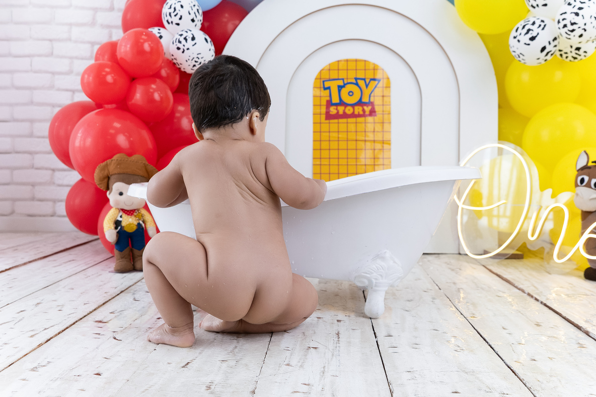 Smash the cake; Adri Silva Fotografia; condomínio novamerica; fotografa na zona sul de são paulo; ensaio de aniversário de 01 ano