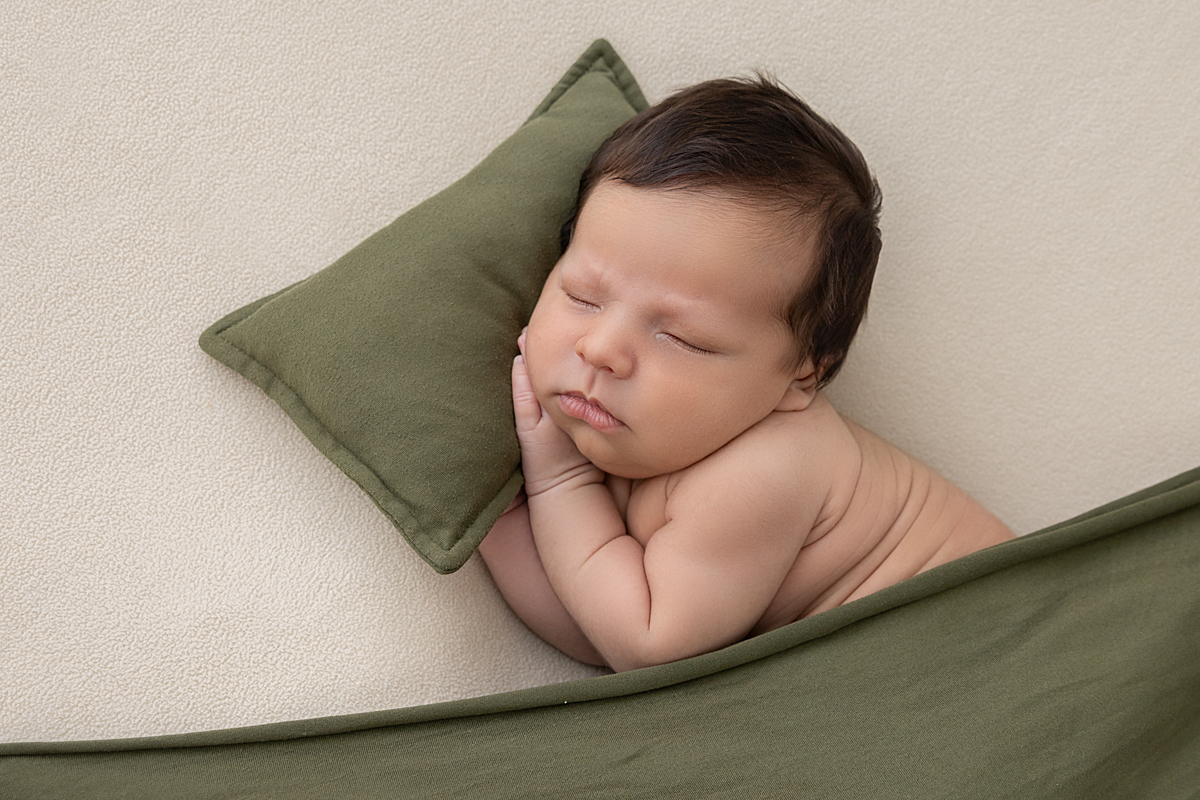 Ensaio newborn; Adri Silva fotografia; condomínio NovAmerica; fotografa na zona sul de São Paulo; foto de família