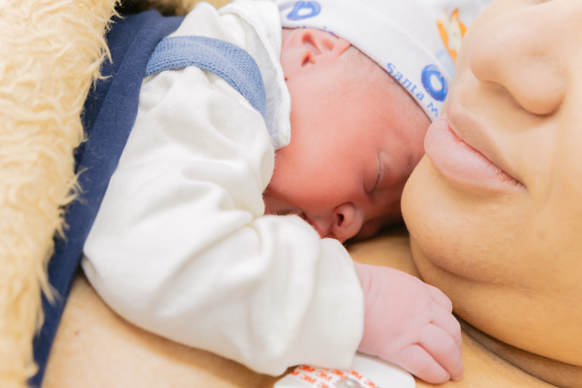 Fotografia de parto; Adri Silva Fotografia; fotografa na zona sul de são paulo; maternidade; maternidade Santa Maria; foto de família