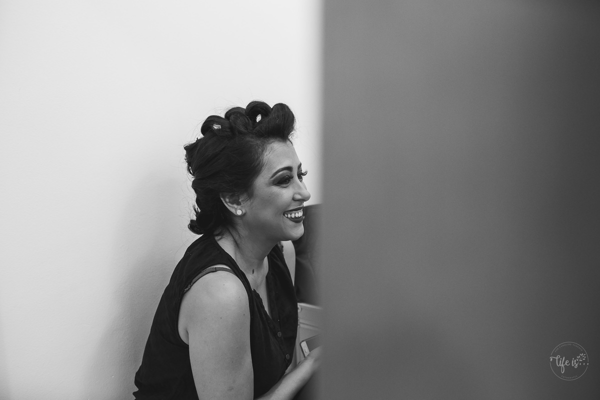 Noiva em seu making of em Campos dos Goytacazes