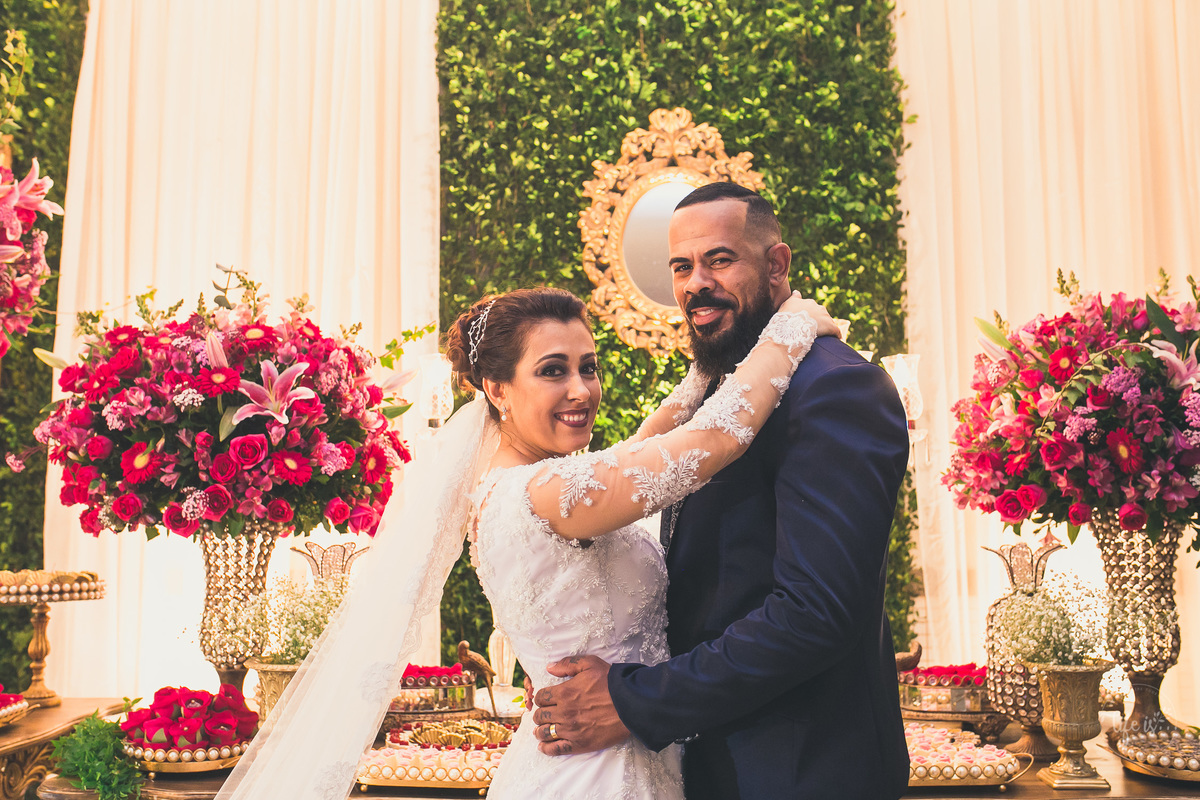 A noiva e o noivo pós casamento registrado por Life is Fotografia em Campos dos Goytacazes