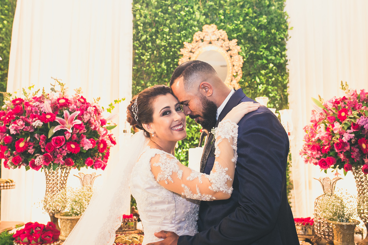 A noiva e o noivo pós casamento registrado por Life is Fotografia em Campos dos Goytacazes