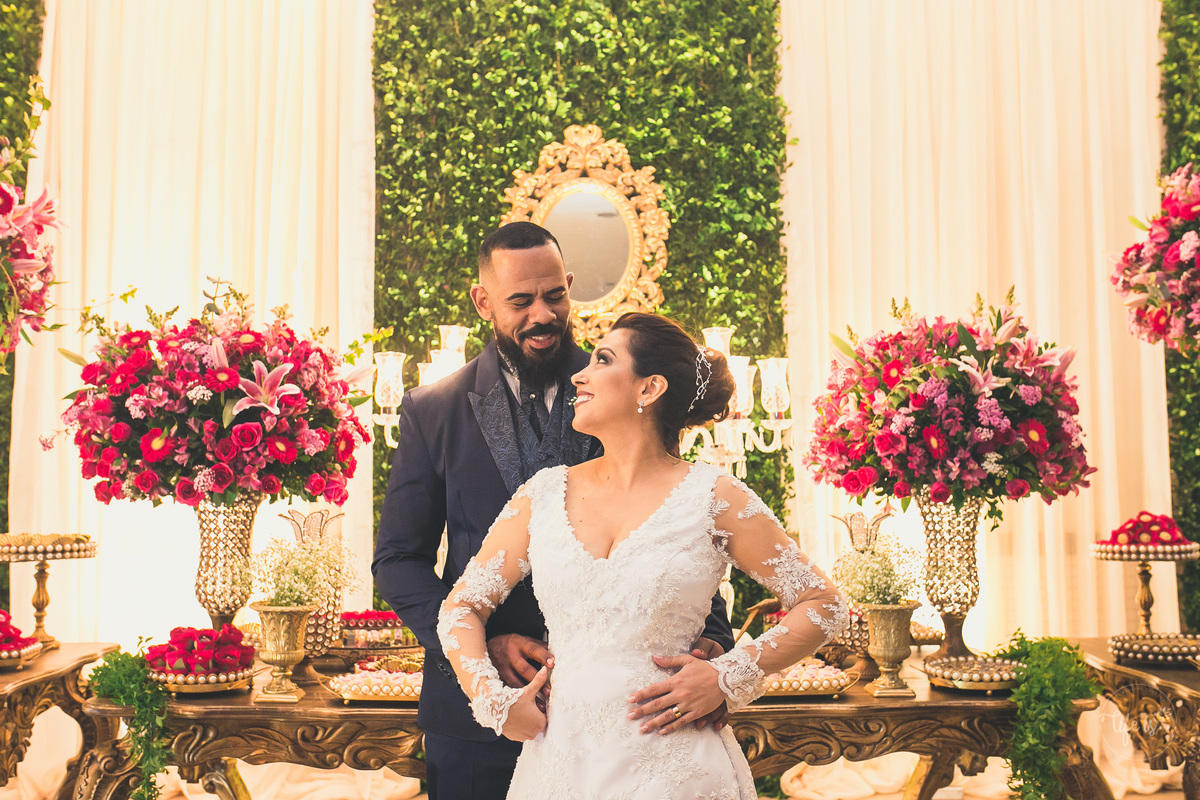 A noiva e o noivo pós casamento registrado por Life is Fotografia em Campos dos Goytacazes