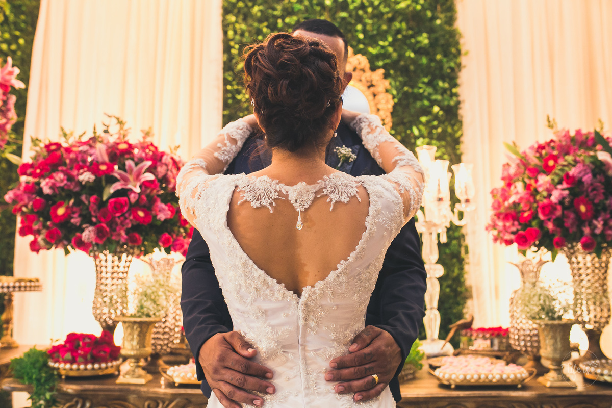 A noiva e o noivo pós casamento registrado por Life is Fotografia em Campos dos Goytacazes